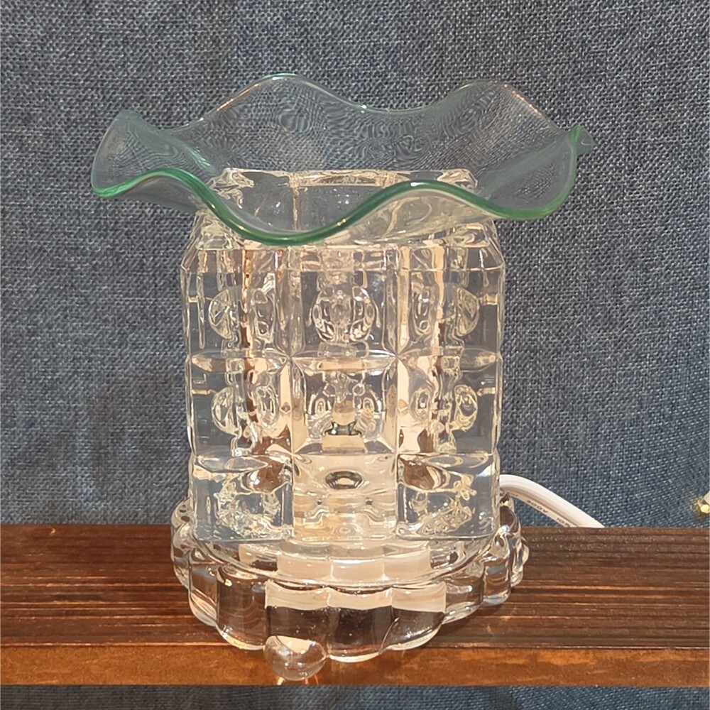 Clear Glass Electric Oil Diffuser/Wax Warmer Lamp with Dimmer Switch - Picture 3 of 16